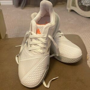 Ladies adidas CourtJam tennis court shoes .size 7